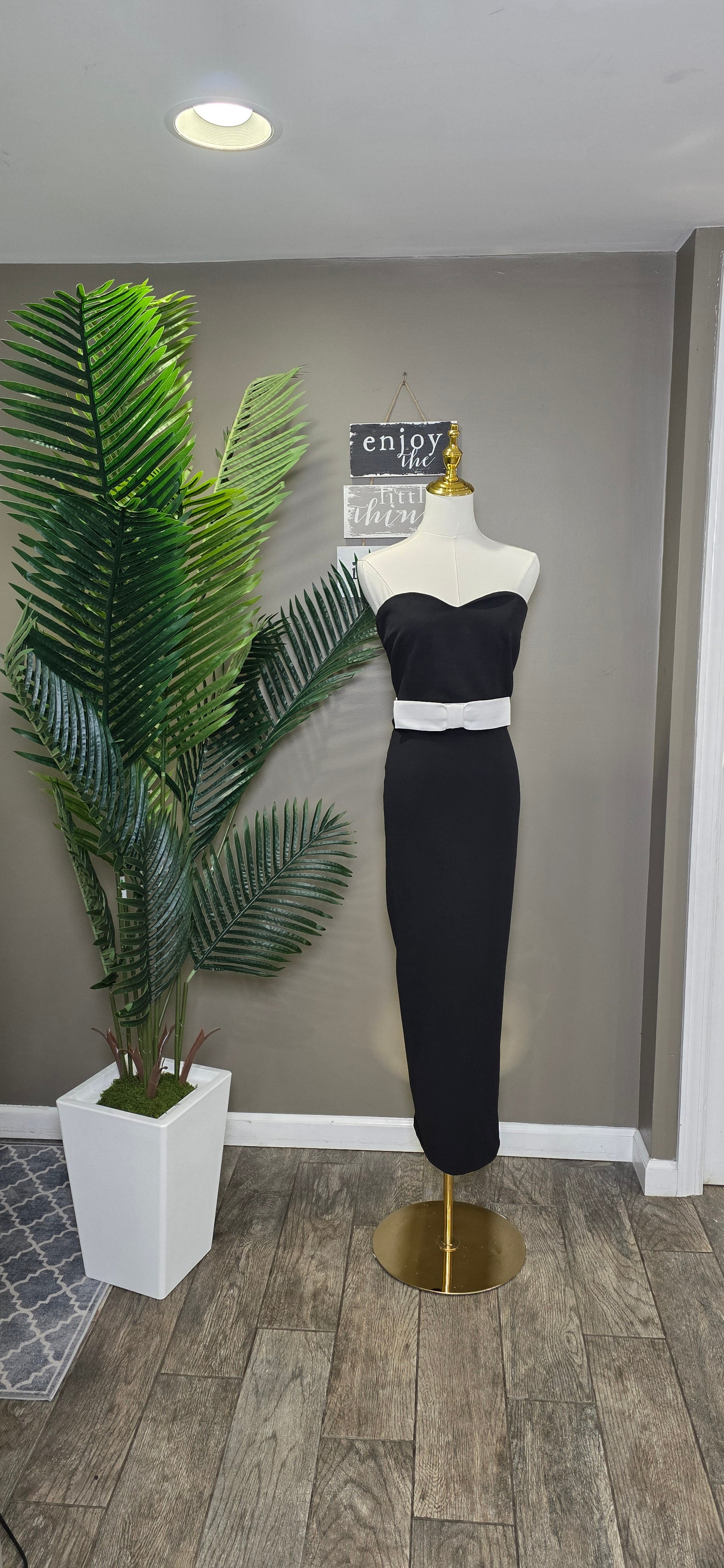 Bow Accent Strapless Dress