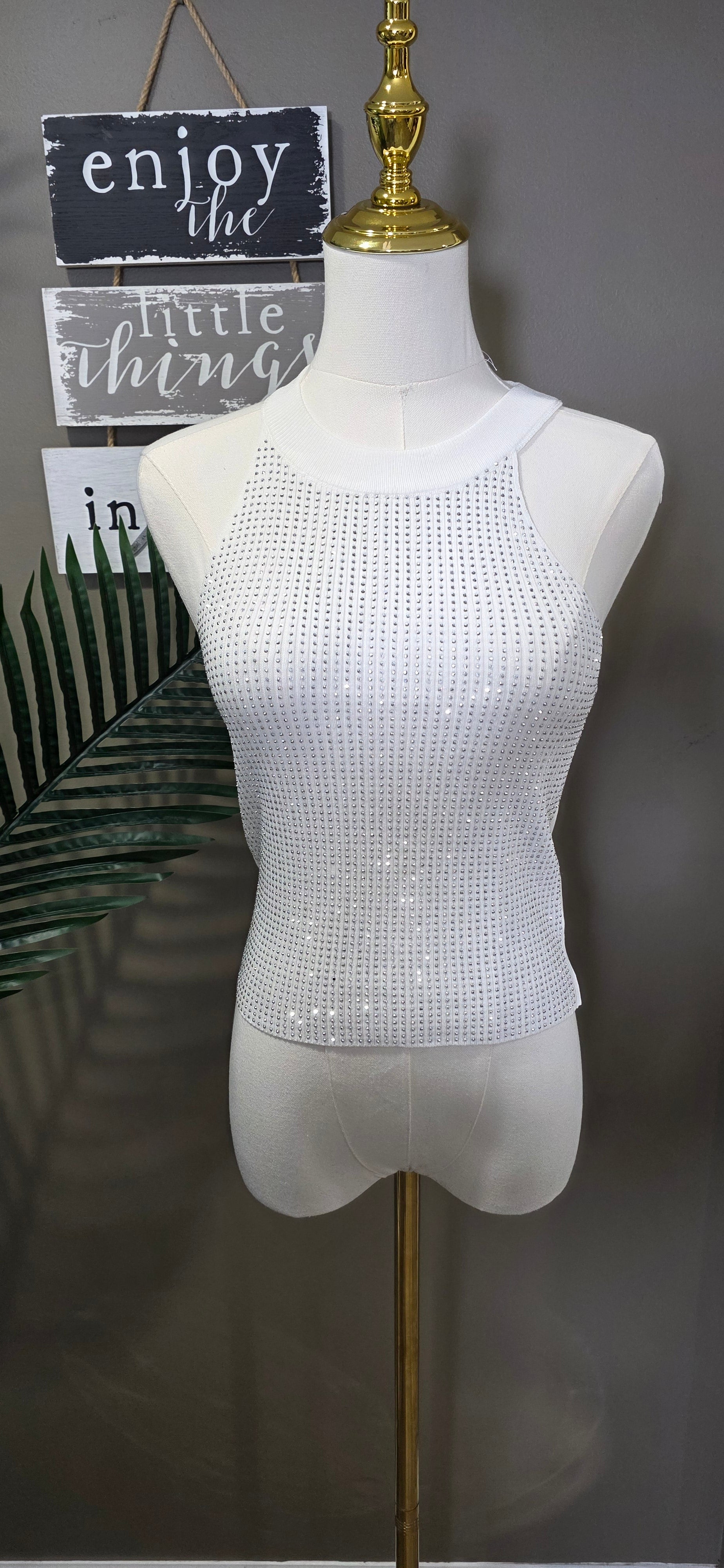 SLEEVE LESS KNIT TOP WITH RHINESTONES