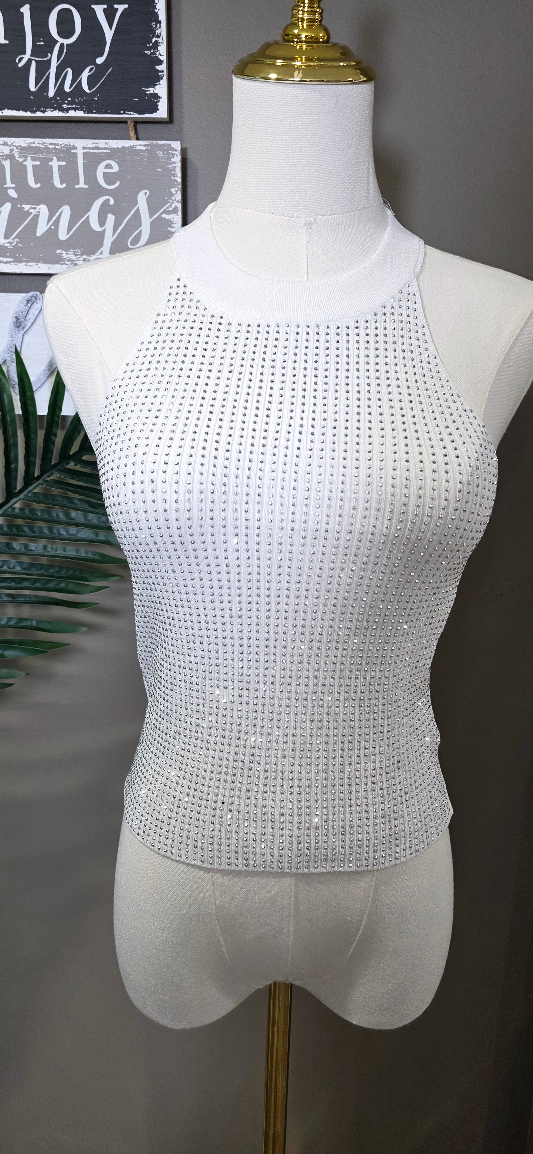 SLEEVE LESS KNIT TOP WITH RHINESTONES