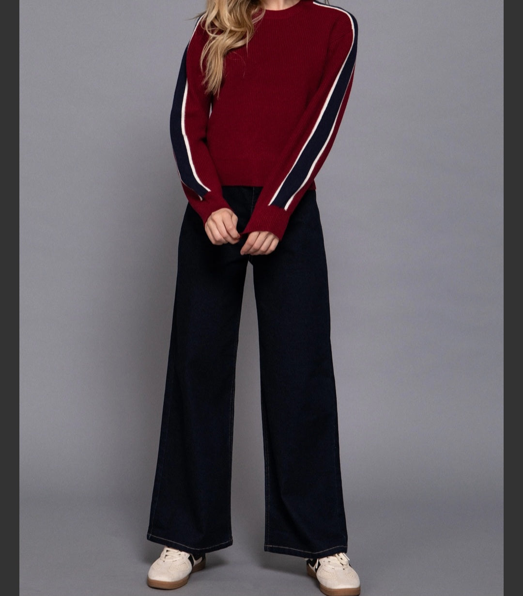 Long Sleeve Round Neck Sleeve Line Detail Sweater