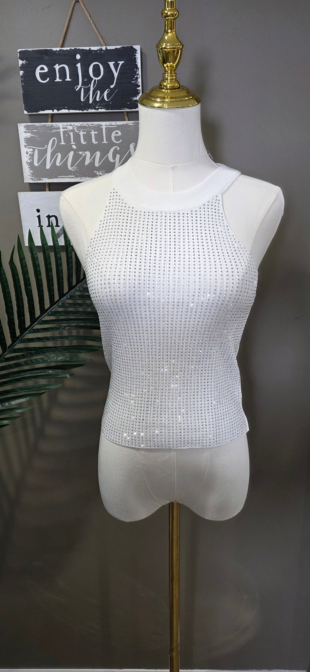 SLEEVE LESS KNIT TOP WITH RHINESTONES