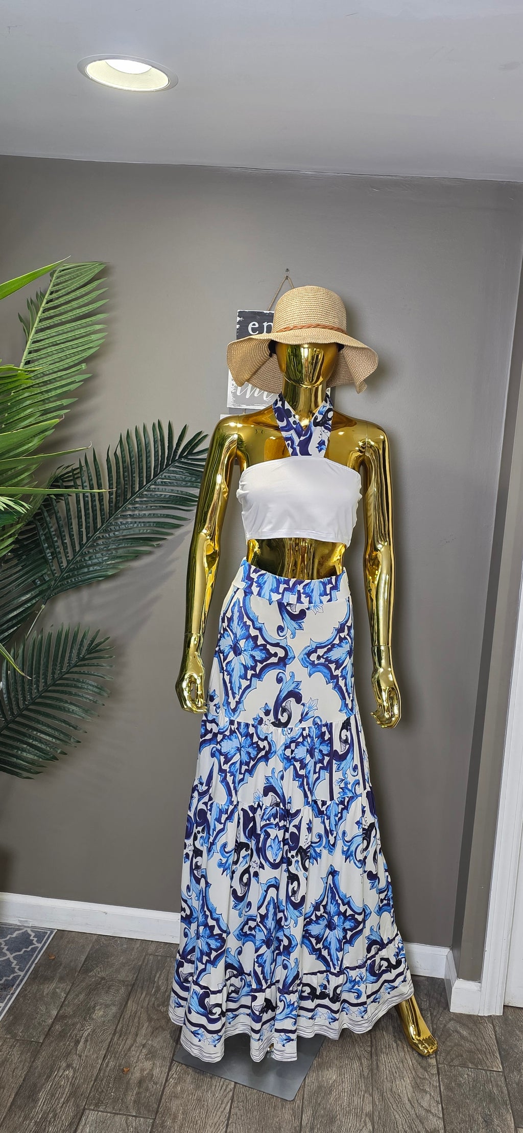 2-piece skirt set with Mediterranean print.