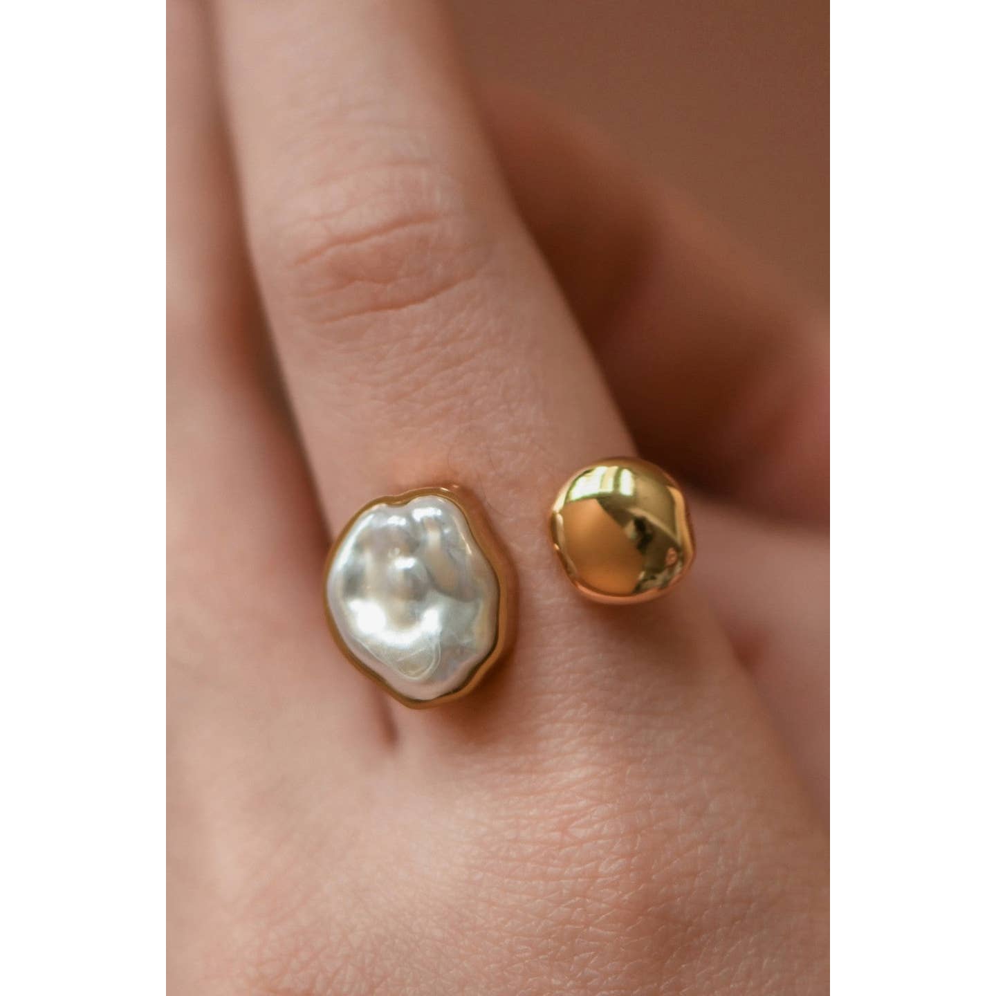 Ocean Glow Pearl Open Ring