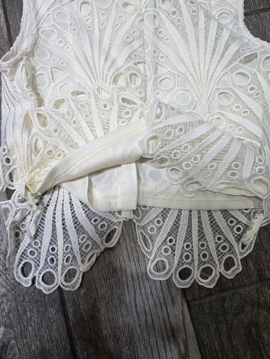 Mandarin Collar and Frog Clousure Front Lace Top
