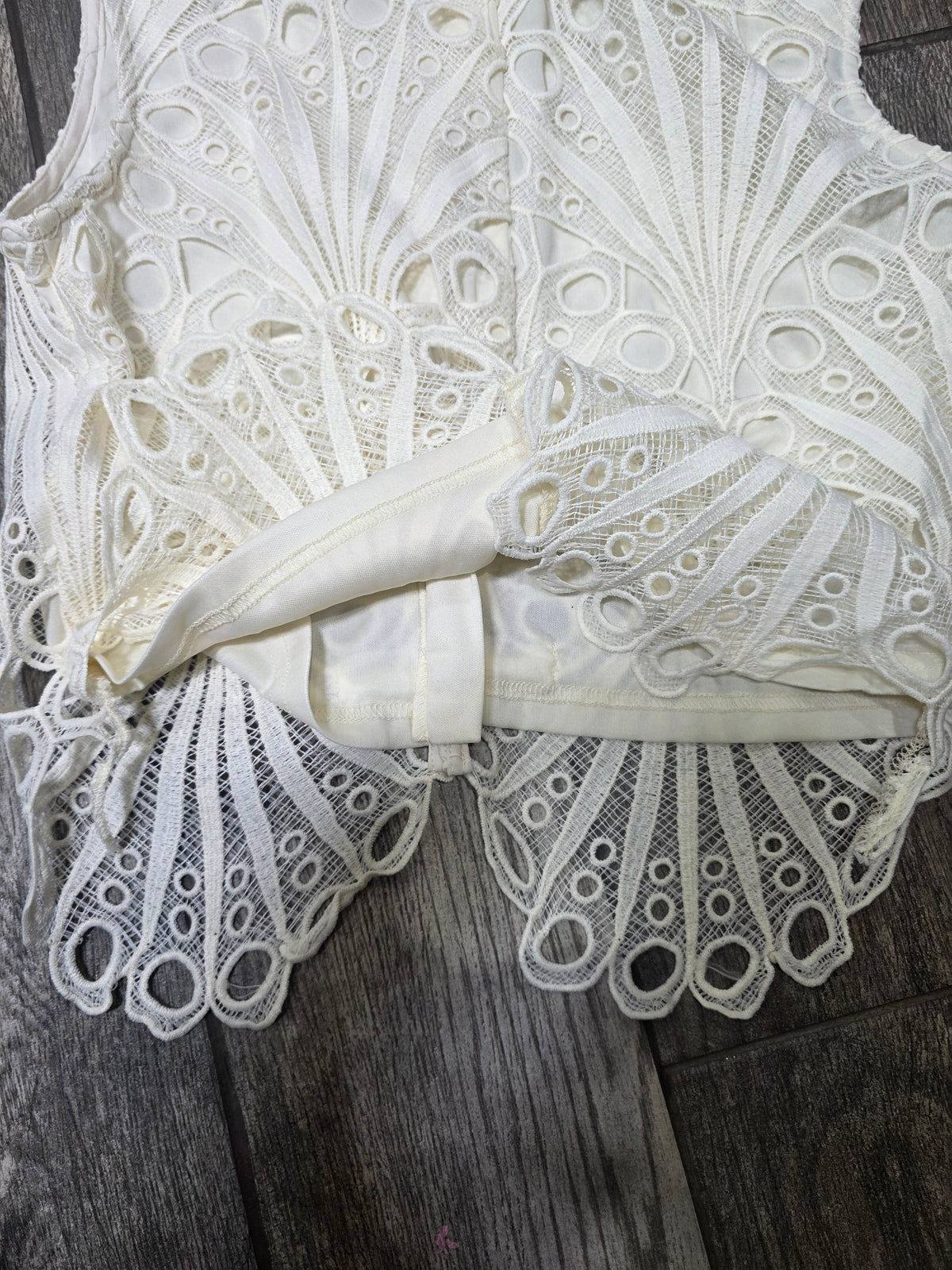 Mandarin Collar and Frog Clousure Front Lace Top
